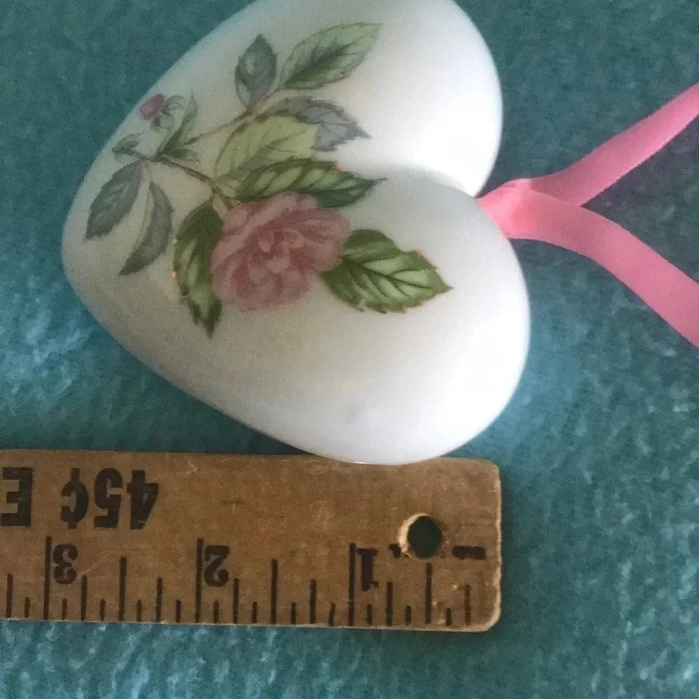 POMANDER PORCELAIN heart scented vintage 1986 pink refillable NEW IN BOX 3”X 3”